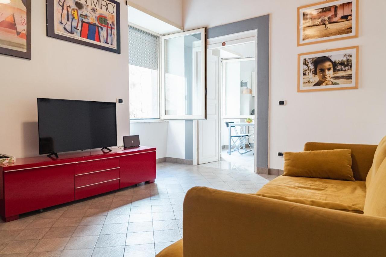 Appartamento In Pieno Centro Storico Con Terrazzo “O'Vicariello” Naples Luaran gambar