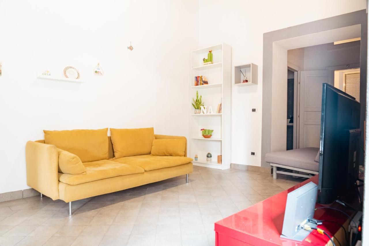 Appartamento In Pieno Centro Storico Con Terrazzo “O'Vicariello” Naples Luaran gambar