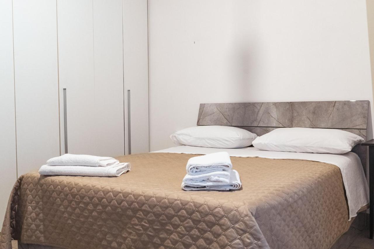 Appartamento In Pieno Centro Storico Con Terrazzo “O'Vicariello” Naples Luaran gambar