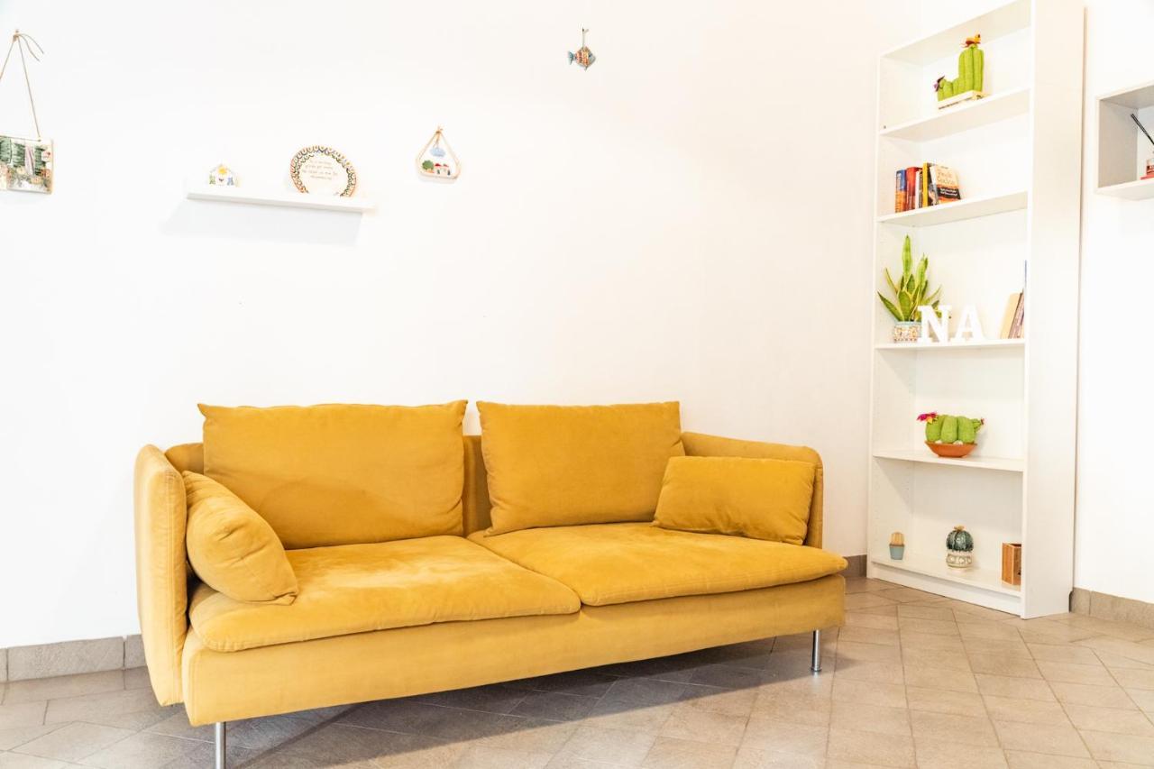 Appartamento In Pieno Centro Storico Con Terrazzo “O'Vicariello” Naples Luaran gambar