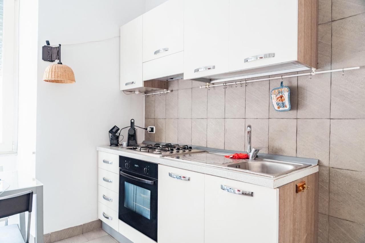 Appartamento In Pieno Centro Storico Con Terrazzo “O'Vicariello” Naples Luaran gambar