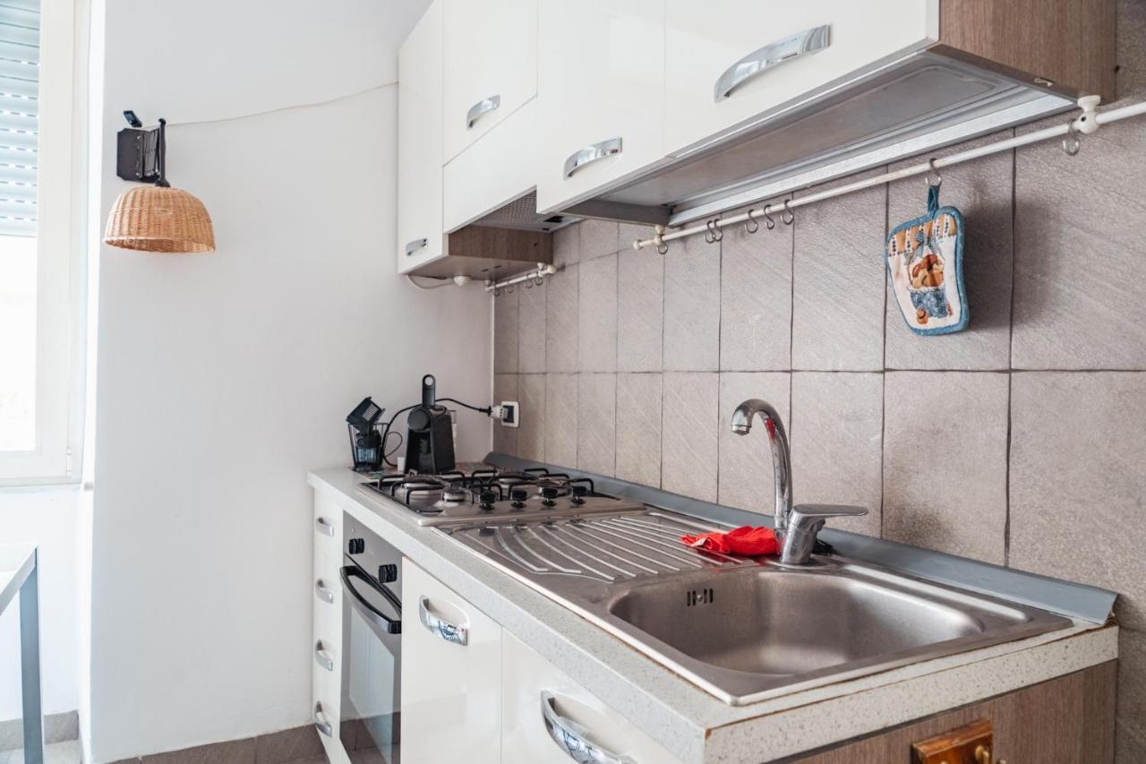 Appartamento In Pieno Centro Storico Con Terrazzo “O'Vicariello” Naples Luaran gambar